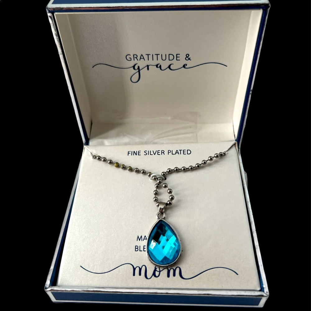 NWT GRATITUDE & GRACE SILVER PLATED GEMSTONE PENDANT
